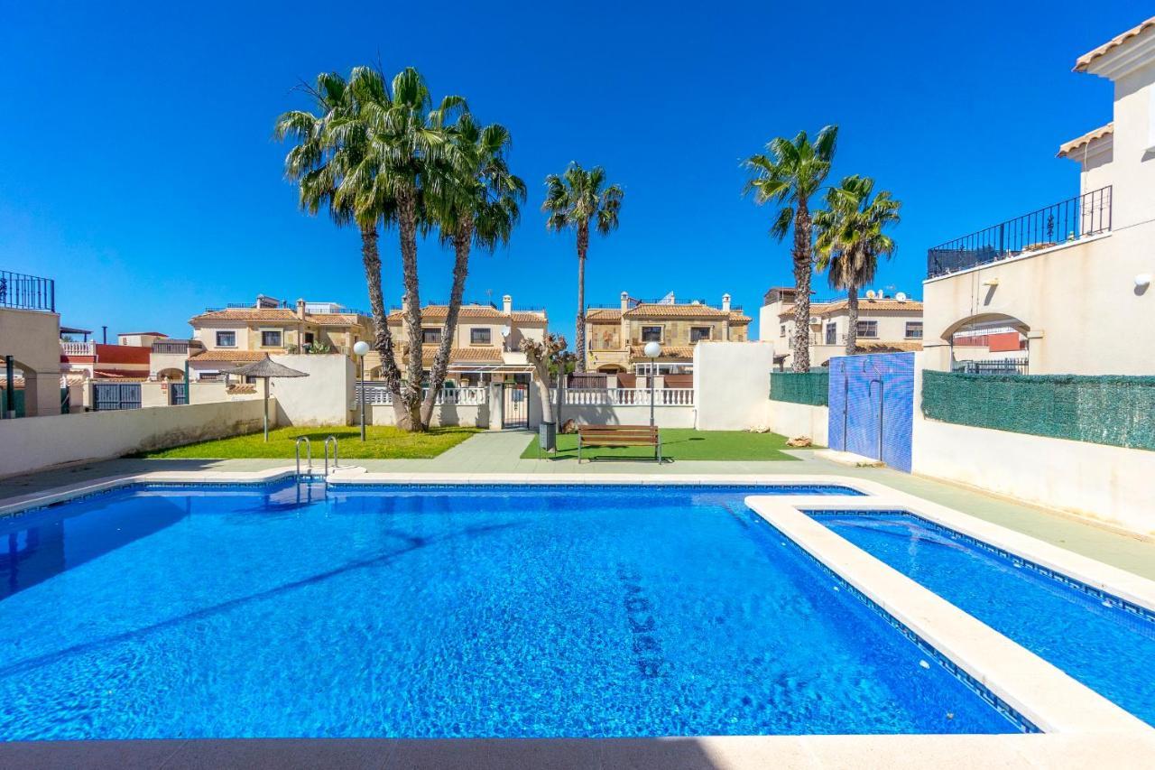 Fh Mediterraneo Torrevieja Exteriör bild